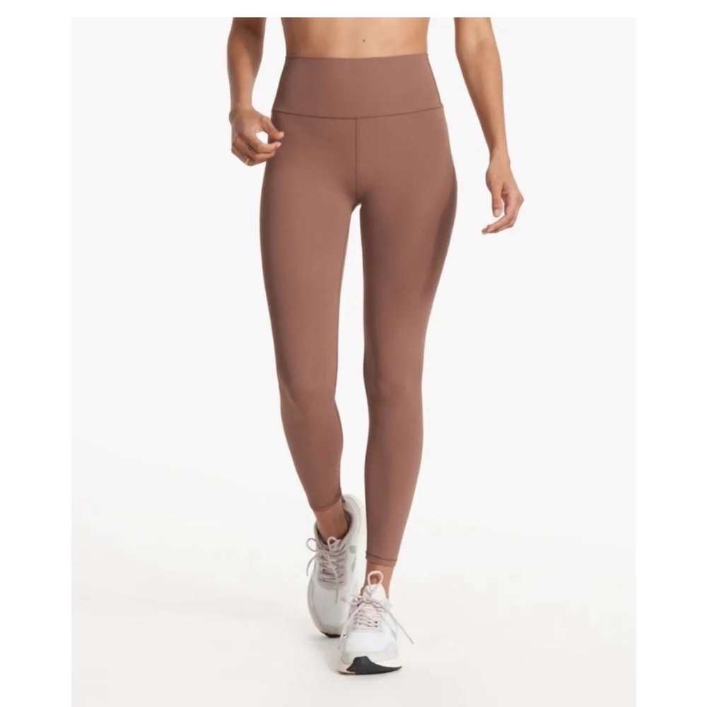 Soft High-Waist Sculpting Leggings in Brown Medium